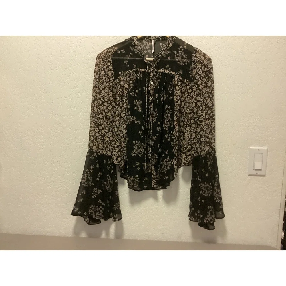 Free‎ People Serena Floral Bell Sleeve Blouse Women XS Black Sheer Boho Tie Neck